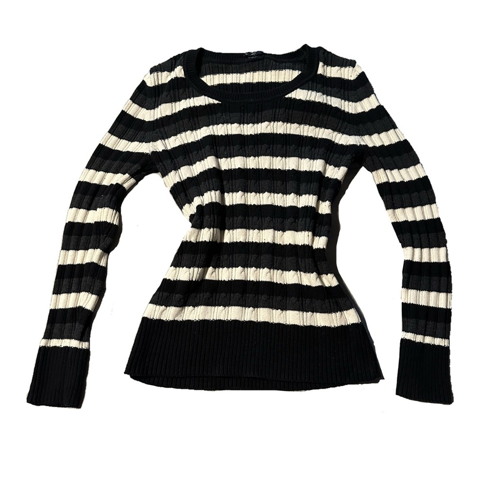 Woman’s faded glory Black, white, and gray vintage sweater.